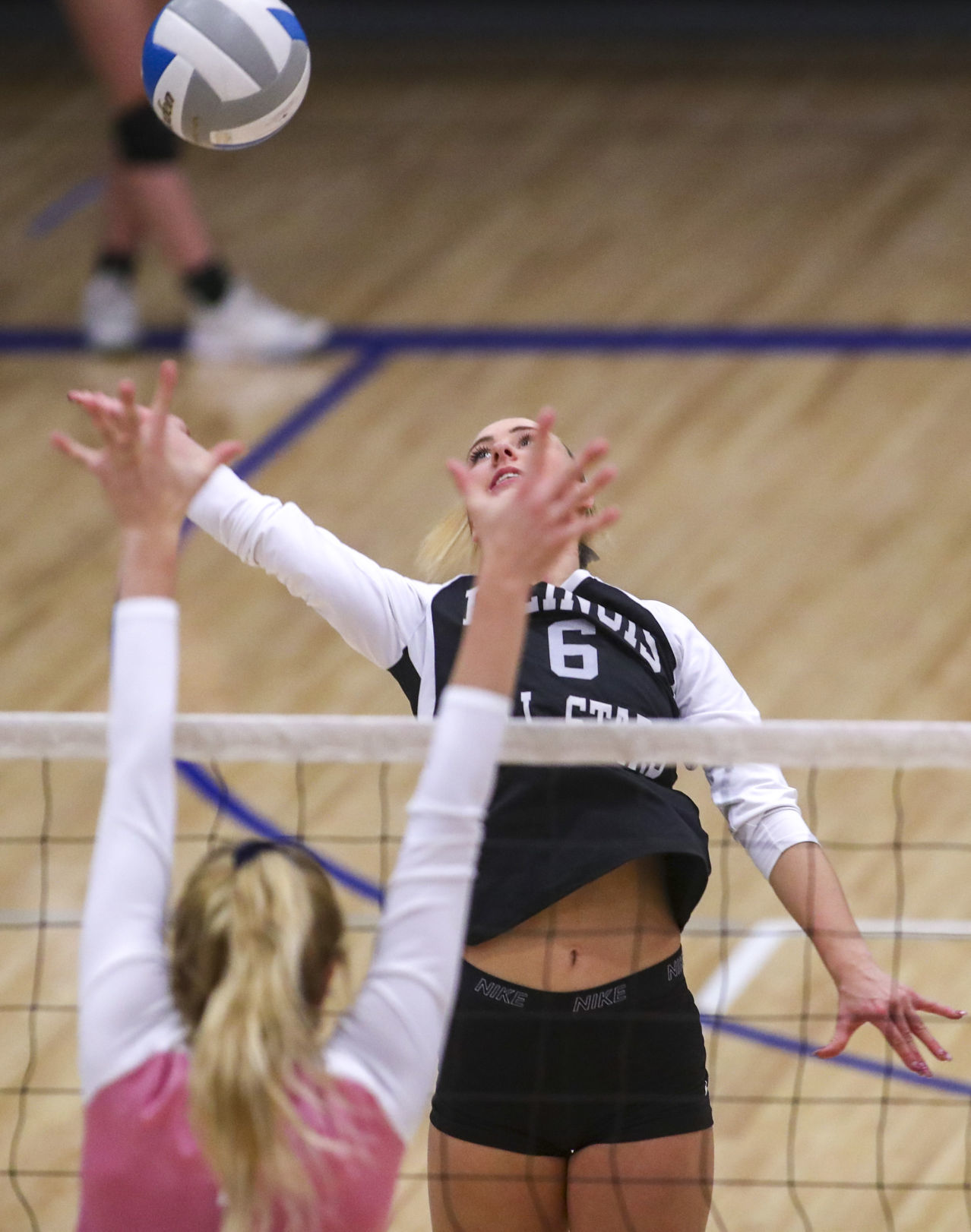 111918-volleyball-016